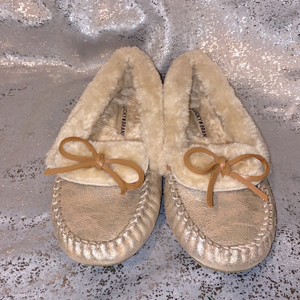 Lucky brand gold shimmer fleece lined moccasins